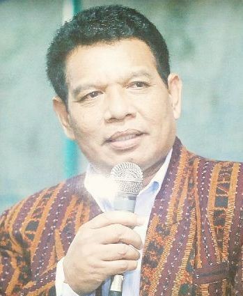 Drs. Hyro Nawang (Kepala Dinas Kominfo)